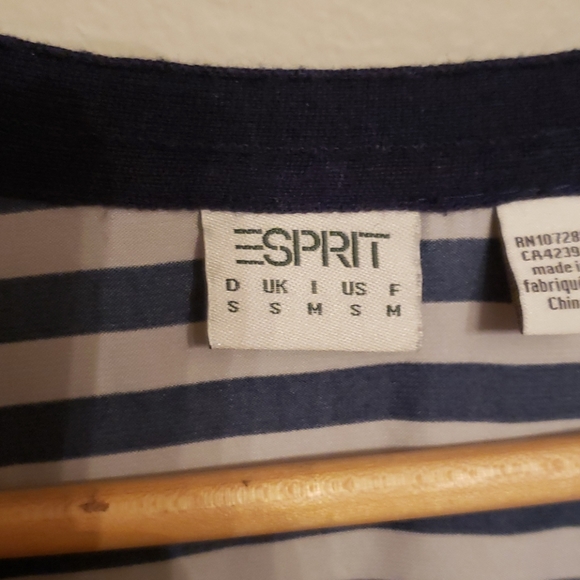 Lightweight esprit sweater. - Picture 3 of 4